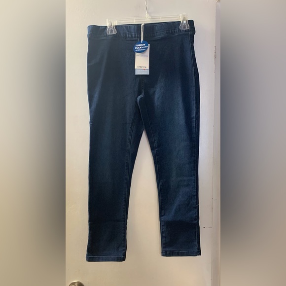 🌟 Stretch Denim Pull-On Crop Capri-Dark Wash - Picture 2 of 4